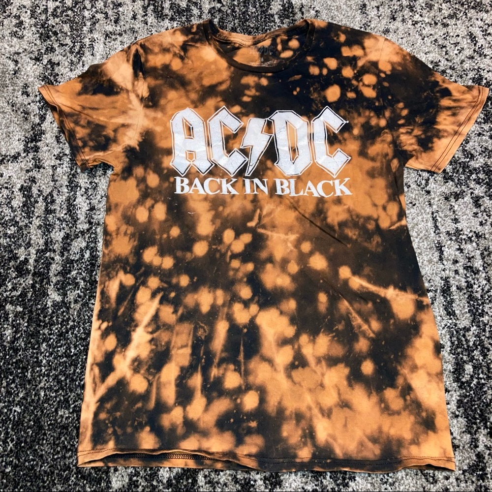 AC/DC Back In Black! Band T-Shirt! Size M!